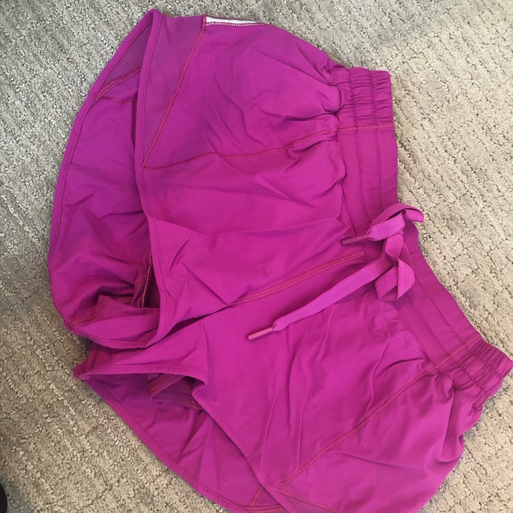 Lululemon hottie hot 2.5” short